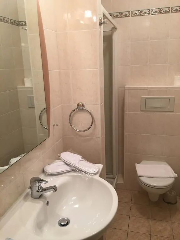 Hotel & Spa Rodier Campagnac  2*, Campagnac (Aveyron)